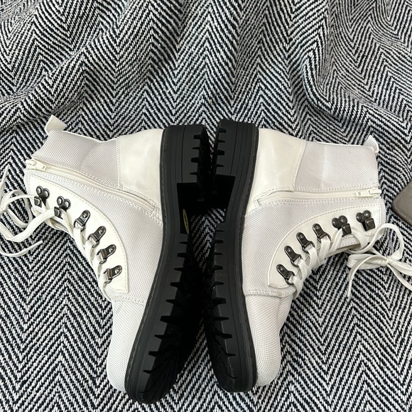 CLIFFS🗻White Mountain Boots - Picture 2 of 4